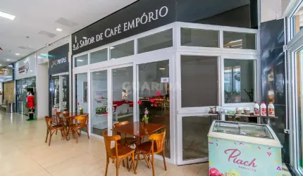 Loja comercial em shopping no bairro Cavalhada.