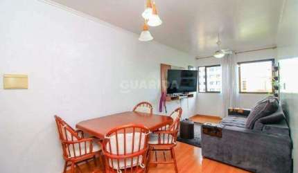 Apartamento mobiliado de 1 dormitório e 1 vaga de garagem no bairro Jardim do Salso.