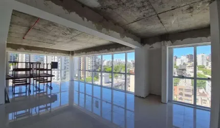 Conjunto comercial no bairro Petrópolis.