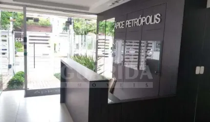Conjunto comercial no bairro Petrópolis.