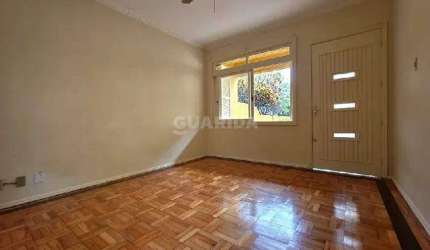 Casa Residencial com 3 dormitórios no bairro Teresópolis - Porto Alegre/RS