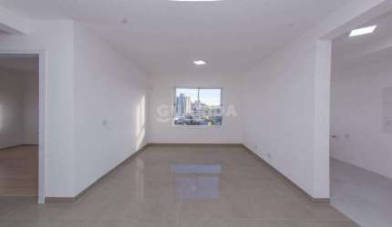 Apartamento com 2 dormitórios e 1 vaga de garagem no bairro Alto Petrópolis