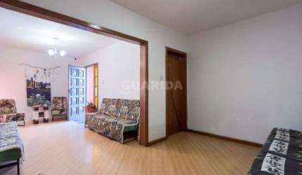 Casa comercial no bairro Tristeza.