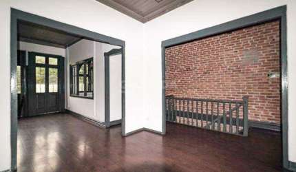 Casa Comercial com 02 pisos para alugar no Bom Fim