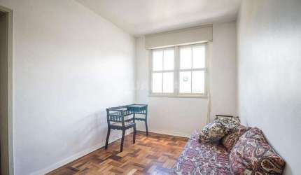 Apartamento mobiliado com 2 dormitórios no bairro Jardim Botânico.