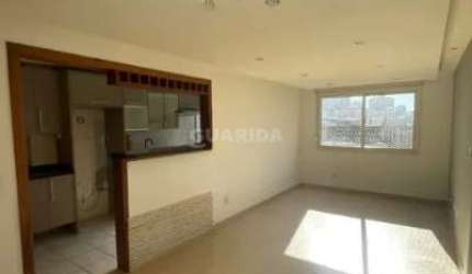 Apartamento com 2 dormitórios para alugar no Centro Histórico.