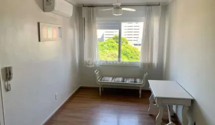 Apartamento mobiliado de 2 dormitórios no bairro Menino Deus.