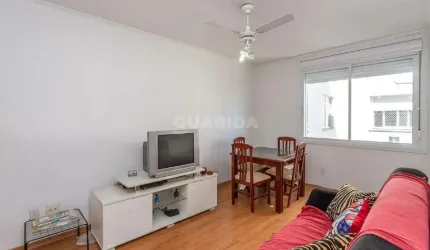Apartamento de 02 dormitórios mobiliado no bairro Menino Deus, com VAGA COBERTA!