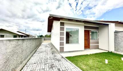 Casa nova com 2 dormitórios no bairro Parque Arapongas - SC
