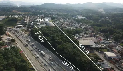 Terreno de aproximadamente 43.575 m2 frente BR 470 com galpão em Blumenau-SC