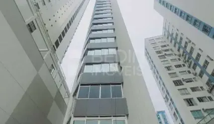 Apartamento 04 dormitórios frente mar locação anual