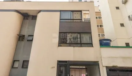 Sobrado triplex 03 dormitórios a venda quadra mar Balneário Camboriú