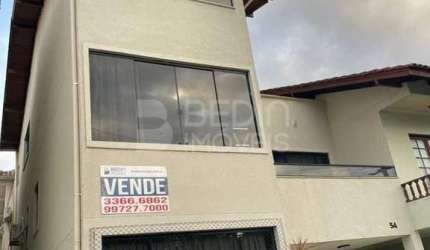 Casa 06 dormitórios a venda condomínio fechado Recanto dos Pássaros Camboriú