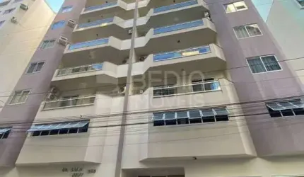 Apartamento locação anual Centro Balneário Camboriú 02 dormitórios