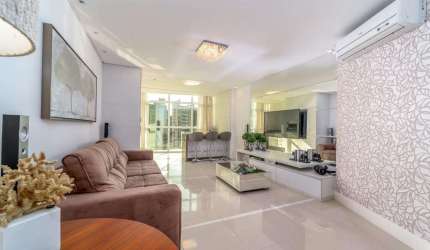 APARTAMENTO MOBILIADO E DECORADO - 3 SUÍTES - 2 VAGAS - ÁREA DE LAZER
