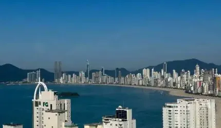 APARTAMENTO MOBILIADO E DECORADO - ANDAR ALTO COM LINDA VISTA - 3 SUÍTES - 3 VAGAS - ÁREA DE LAZER COMPLETA