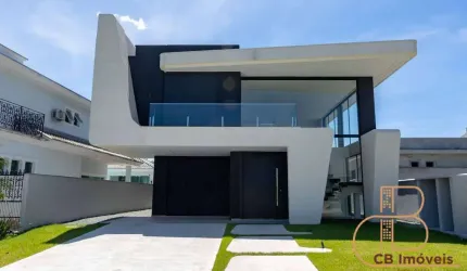 Casa alto padrão com 04 suítes no condomínio Caledônia