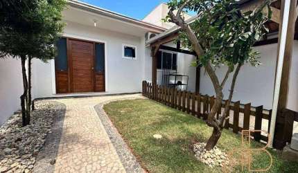 OPORTUNIDADE - Linda casa térrea com espaço gourmet e vaga coberta.