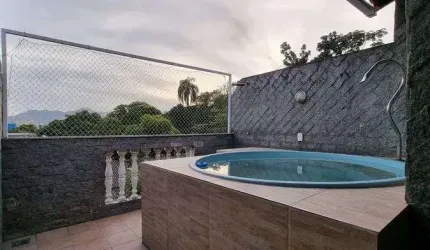 Pechincha. Casa de Condomínio com 115m² com 2 Quartos e 1 Vaga.