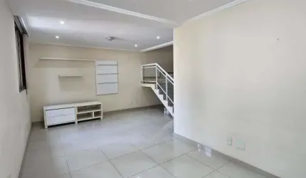 Taquara. Casa Dúplex com Salão em L com 4 Quartos, Sendo 1 Suíte e 2 Vagas.