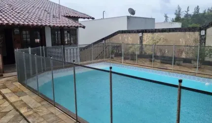 Anil - Jacarepaguá. Bosque dos Esquilos. Casa Dúplex com 6 Quartos e 6 Vagas.