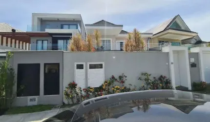 Recreio dos Bandeirantes. Riviera Del Sol. Casa Dúplex com Salão em 3 Ambientes, 4 Suítes e 2 Vagas.
