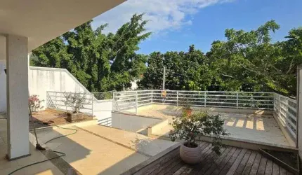 Freguesia. Casa para Venda com Salão, 4 Suítes, 3 Vagas e Área de Convivência