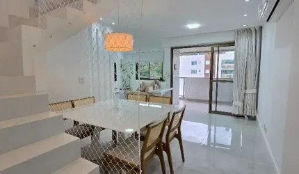 Freguesia. Cobertura Dúplex para Venda com 210m² com 2 Salões, 4 Suítes e 2 Vagas de Garagem.
