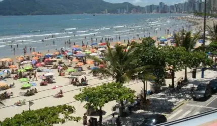 FRENTE MAR - CENTRAL - REFORMADO E MOBILIADO