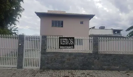 CASA EM CONDOMÍNIO FECHADO COM 3 SUITES - ACEITA PROPOSTAS