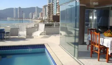 ALTO PADRÃO FRENTE MAR - PISCINA PRIVATIVA - ESTUDA PROPOSTAS