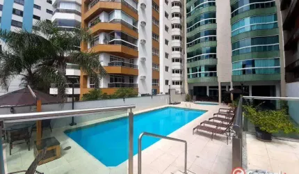 Apartamento com 3 domritórios sendo 2 suítes de 130,00m² locação temporada por R$ 420,00/dia - Centro - Balneário Camboriú/SC