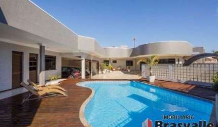 Linda casa com área de lazer completa