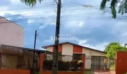 Casa com 6 quartos à venda no Neva, Cascavel  por R$ 790.000