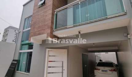 Casa com Localização Privilegiada e Excelentes Comodidades