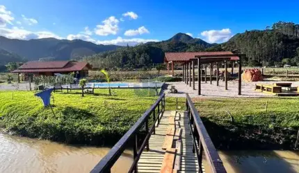 SÍTIO COM ESTRUTURA COMPLETA A VENDA EM TIJUCAS