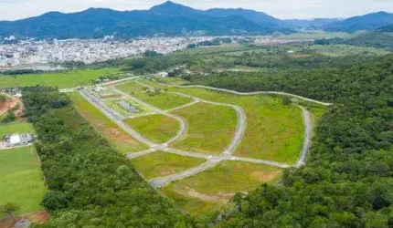 Terreno para venda no bairro Centro em Camboriú