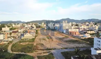 Terreno com imenso potencial comercial e residencial em Camboriú.