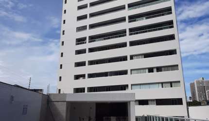 Apartamento Nascente á dois quarteirões da Av. Beira Mar, c/ Sala, Varanda, 02 Quartos ( 01 Suíte ), Lavabo, Cozinha, Área de Serviço, Armários, 02 Vagas e Condominio c/ Lazer Completo.
