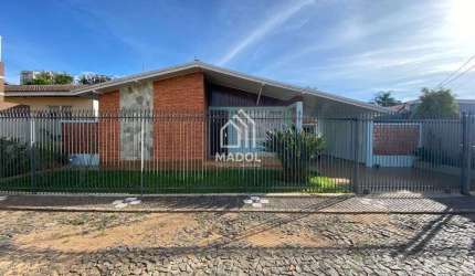 Casa à Venda em Jardim Carvalho, Ponta Grossa - PR
