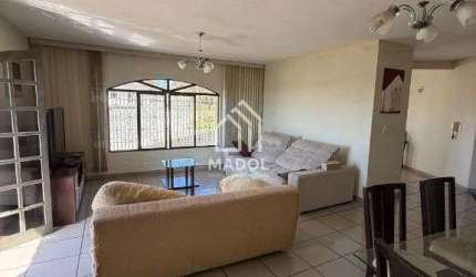 Casa à Venda em Jardim Carvalho, Ponta Grossa - PR