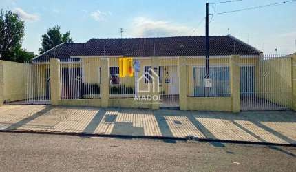 Casa à Venda em Oficinas, Ponta Grossa - PR
