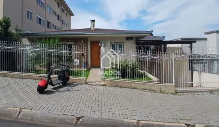 Casa à Venda em Uvaranas, Ponta Grossa - PR