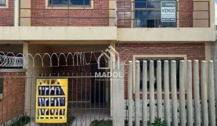 Sobrado à Venda em Uvaranas, Ponta Grossa - PR