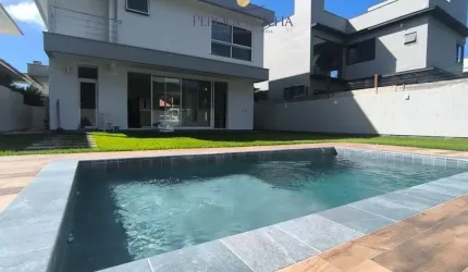 Casa NOVA em condomínio fechado