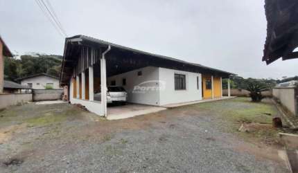 Casa com 4 quartos para alugar no Passo Manso, Blumenau , 196 m2 por R$ 3.300