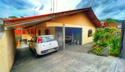 Casa com 8 quartos à venda no Velha Central, Blumenau , 300 m2 por R$ 800.000