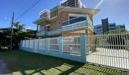 Casa com 3 quartos para alugar no Itacolomi, Balneário Piçarras , 209 m2 por R$ 10.500