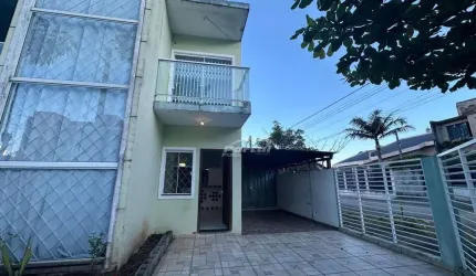 Casa com 2 quartos à venda no Itacolomi, Balneário Piçarras , 80 m2 por R$ 520.000