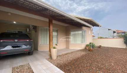 Casa com 4 quartos para alugar no Armação, Penha , 130 m2 por R$ 4.900